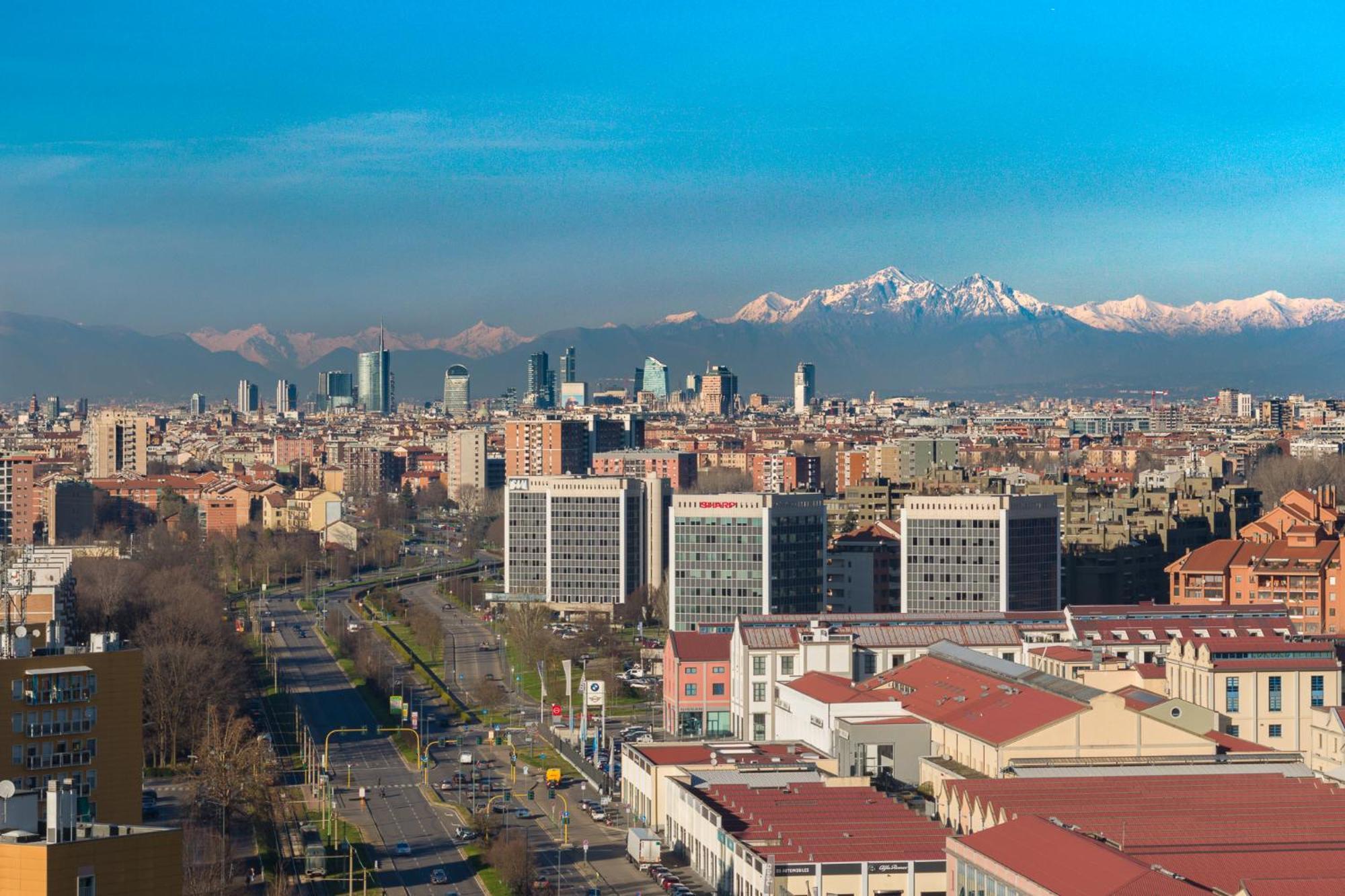 Appartement Nuovissimo Attico 17esimo Piano, 10 Posti Letto Milan