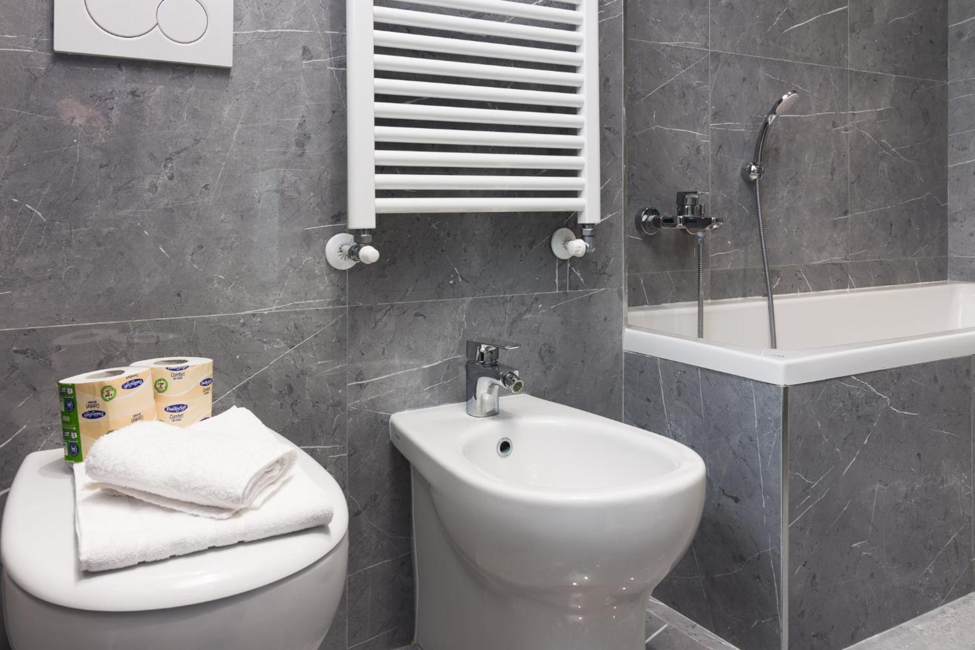 Appartement Nuovissimo Attico 17esimo Piano, 10 Posti Letto *