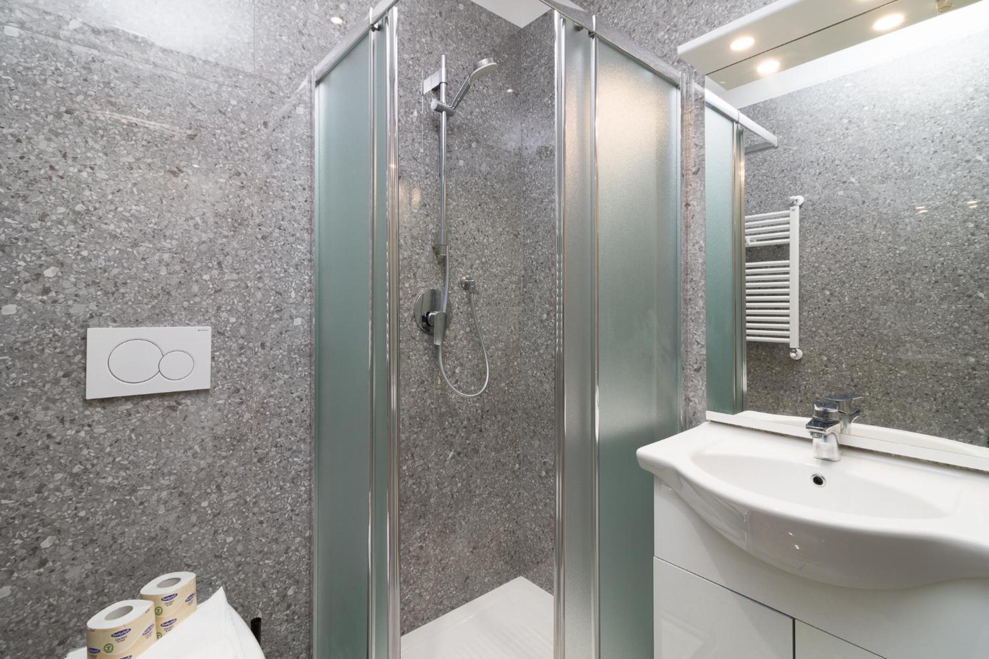 Nuovissimo Attico 17esimo Piano, 10 Posti Letto Appartement Milan